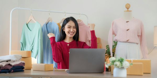 Top Trends in Online Fashion Choices for US Shoppers