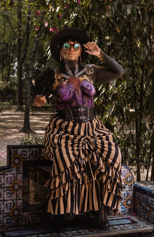 Embrace steampunk style: discover victorian-inspired fashion